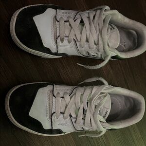New Balance Kids Sneakers in Black and White
